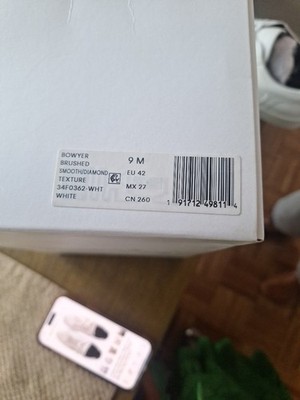 Calvin Klein  Fashion Sneakers size 9 Medium White. Smooth Diamond 