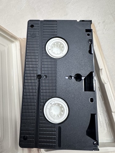 Walt Disney Classic VHS Movies Aladdin, 101 Dalmatians, Beauty & Beast, Rescuers - Picture 5 of 18