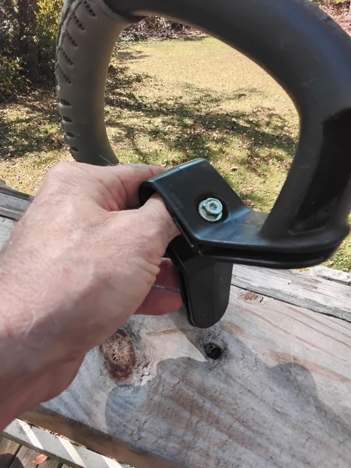 BARN FIND- TROYBILT WEED TRIMMER HANDLE- CLEAN w/ bolt- SAVE$$ - Image 2 of 4