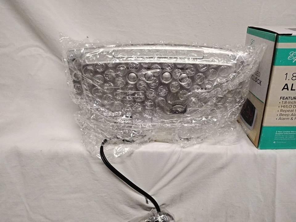 Reloj Despertador Eléctrico Equity Extra Grande Rojo LED Nuevo de Lote Antiguo Foto 3 de 4