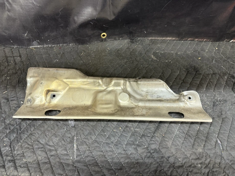 Par de protectores térmicos colector escape audi r8 17+ 5,2 l Foto 2 de 4