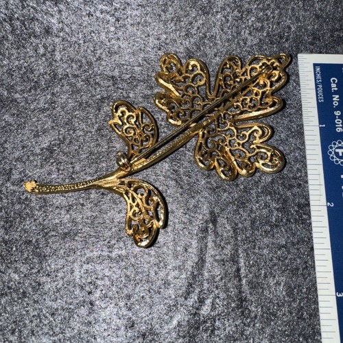 Vtg Floral Brooch Flower Gold Tone Unbranded Pin 3.5” - Picture 3 of 4