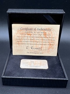 Singapore Airlines "Wonders of the World" limited edition silver ingot. Piza