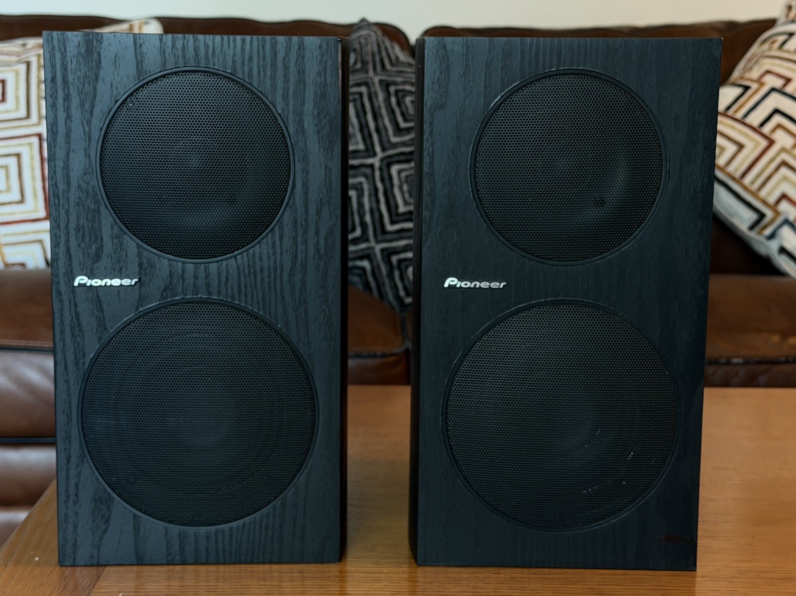 Pair of Pioneer SP-BS21-LR Bookshelf Speakers Andrew Jones Designed - Working