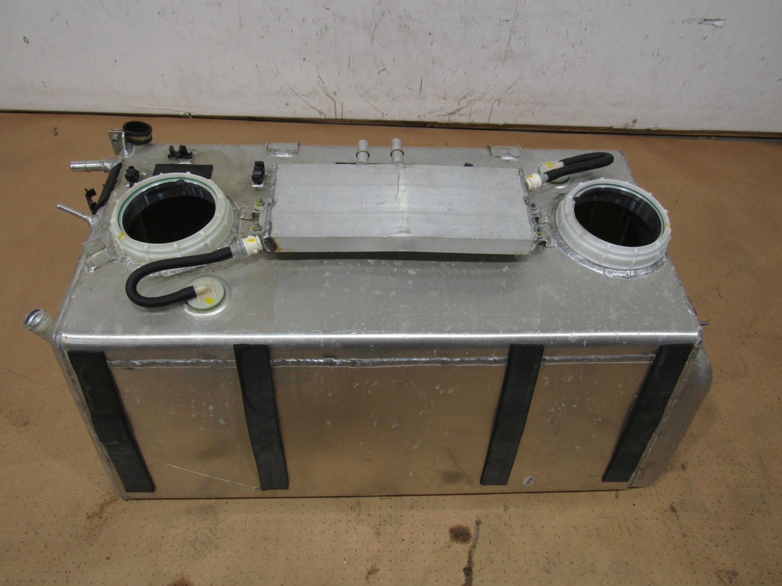 02-06 Maserati Coupe GT 2004 Fuel Gas Canister Reservoir Tank ;