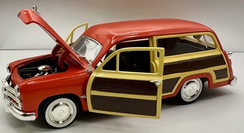 National Motor Museum 1:32 Diecast 1949 Ford Custom Woody Station Wagon NIB