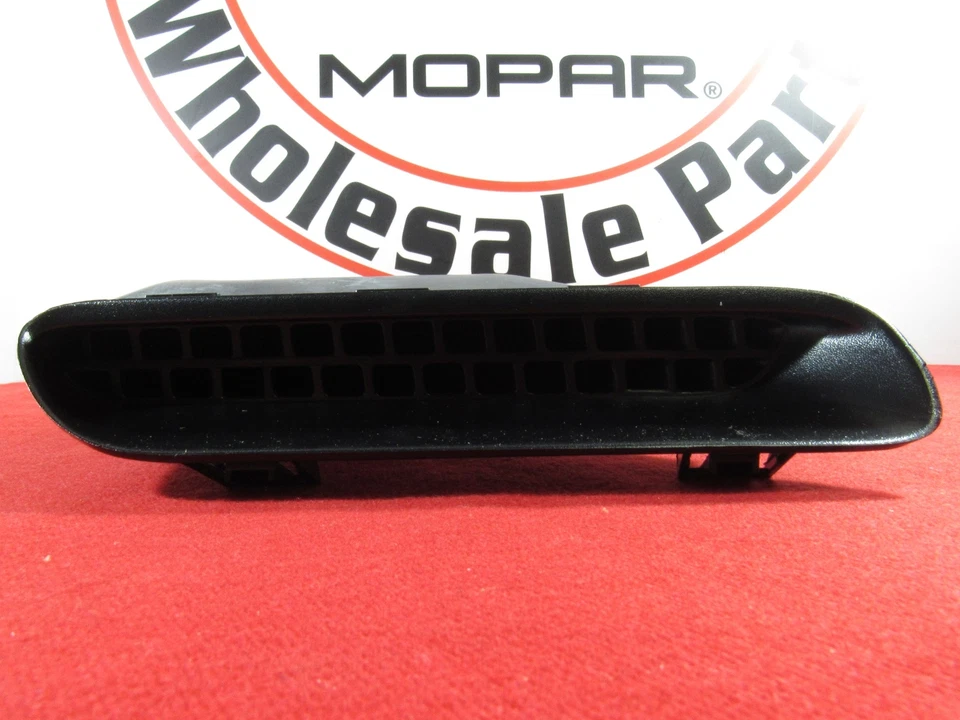 Dodge Challenger R/T SRT capó lateral derecho e izquierdo ventilación de cuchara NUEVO OEM MOPAR Foto 4 de 4