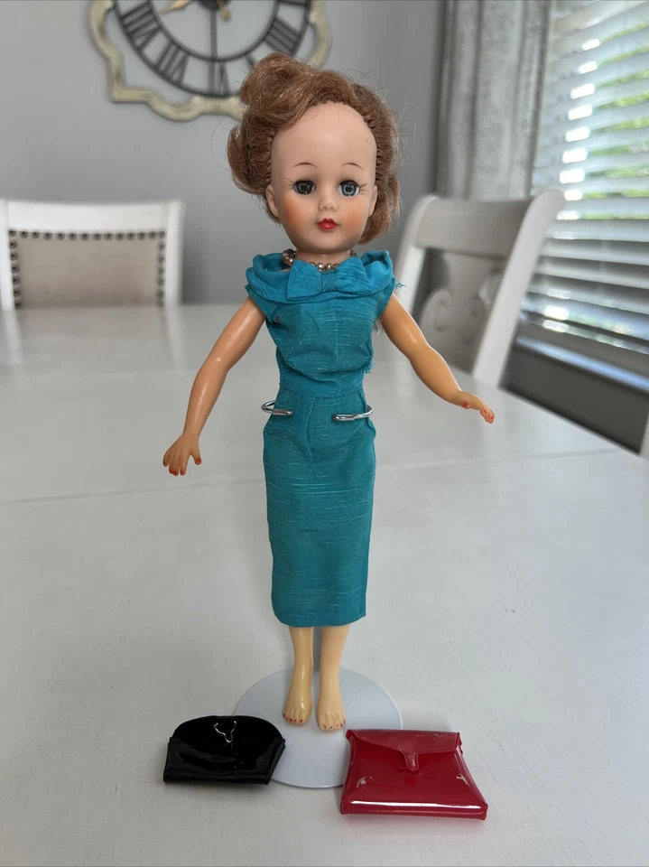 Vintage Uneeda Rare Redhead Suzette Doll with stand -Red Coat, Suit, Zipper,Bags - Image 2 of 4