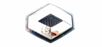 Renault Megane 2003 Front Emblem 8200115115, 8200115115 #1978525-66 - Bild 1 von 4