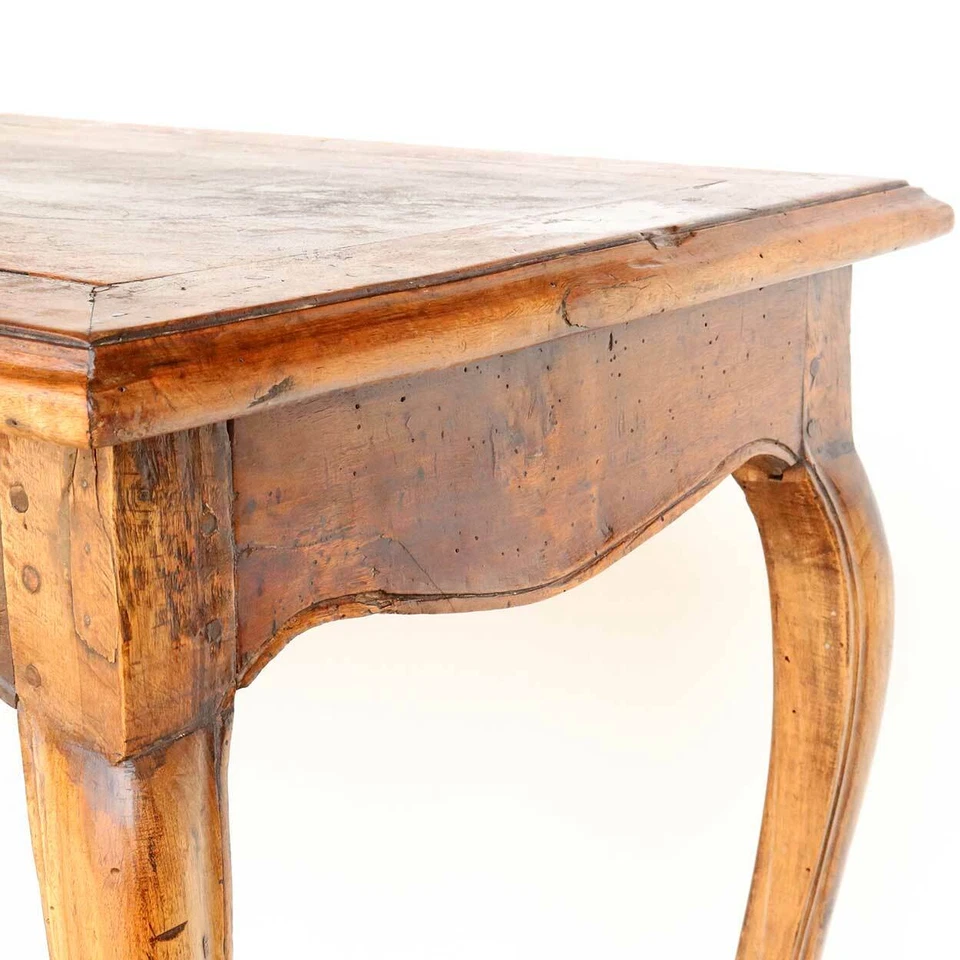 Antigua mesa auxiliar/centro rectangular francesa Luis XV de nogal c. 1770 Foto 4 de 4