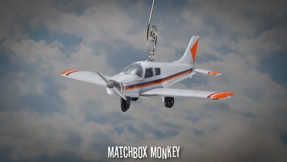 Piper Cherokee PA-28 Christmas Tree Ornament Single Prop Airplane Aircraft - Image 2 of 4