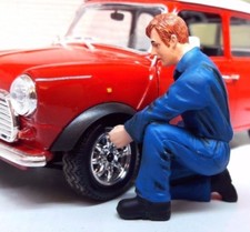 Figure Workman Tyre Pressure Garage Workshop Painted Diorama G LGB 1:24 Scale