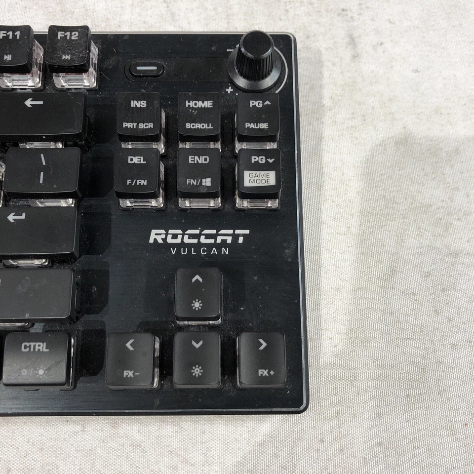 ROCCAT Vulcan Roc-12-272 Black Programmable Keypad Wired Gaming Keyboard - Image 2 of 4