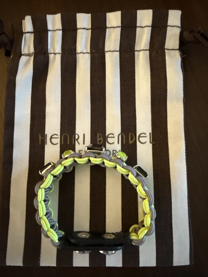 Pulsera Henri Bendel con cubierta antipolvo Foto 3 de 4