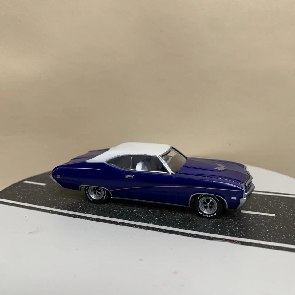 Greenlight Barrett Jackson Auction Block 1969 Buick GS 350 Blue/White 1:64 NM - Image 2 of 4