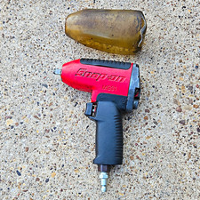 Snap-on Mg31 Pistol Grip Air Impact Wrench Redblack W Protective Boot Snap-on Mg31 Pistol Grip Air Impact Wrench Redblack W Protective Boot