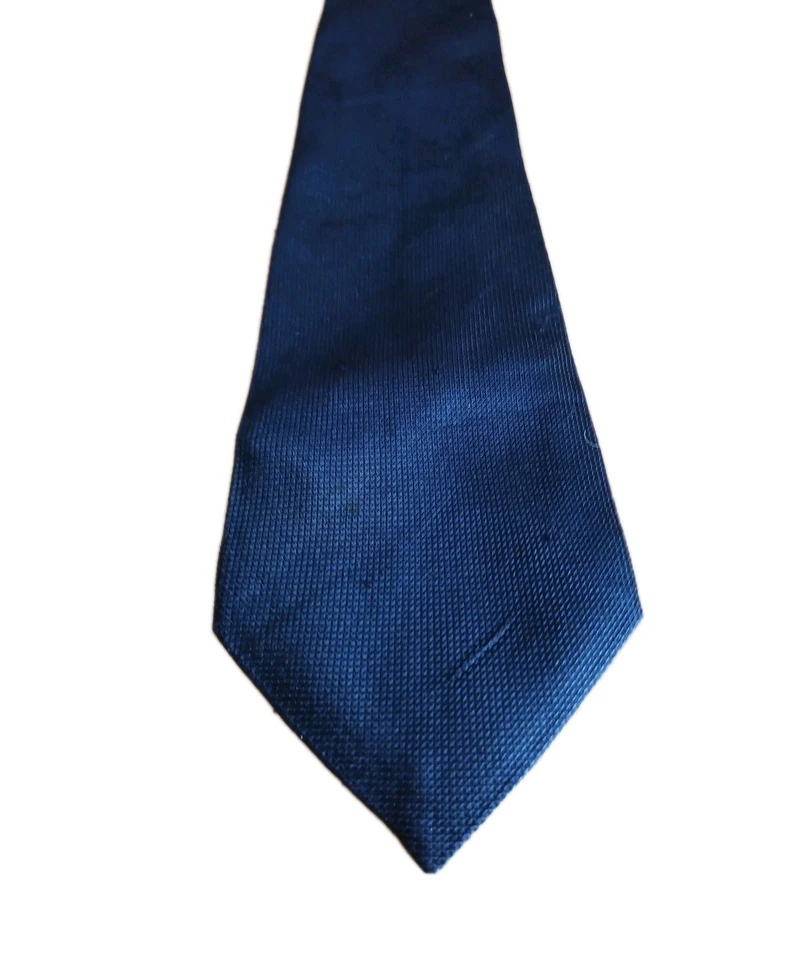 Corbata para hombre Banana Republic azul marino seda 3,75X58" hecha en Turquía Foto 3 de 4
