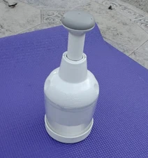 Pampered Chef Push Function Food Chopper - White 2585