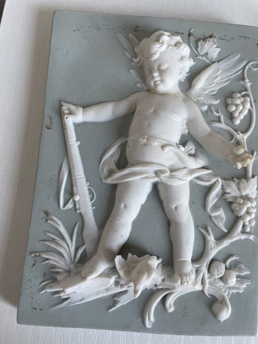 Wedgwood Ou Allemand ? 2 Plaques Biscuit Porcelaine Angelots En Relief Ange 1900 - Imagen 8 de 24