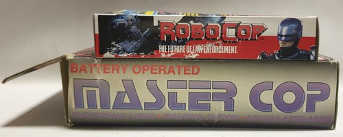 ROBOCOP : ELECTRONIC MASTER COP 5.5" BOXED GOLD FIGURE & ROBOCOP SMALL MODEL KIT - Picture 9 of 10