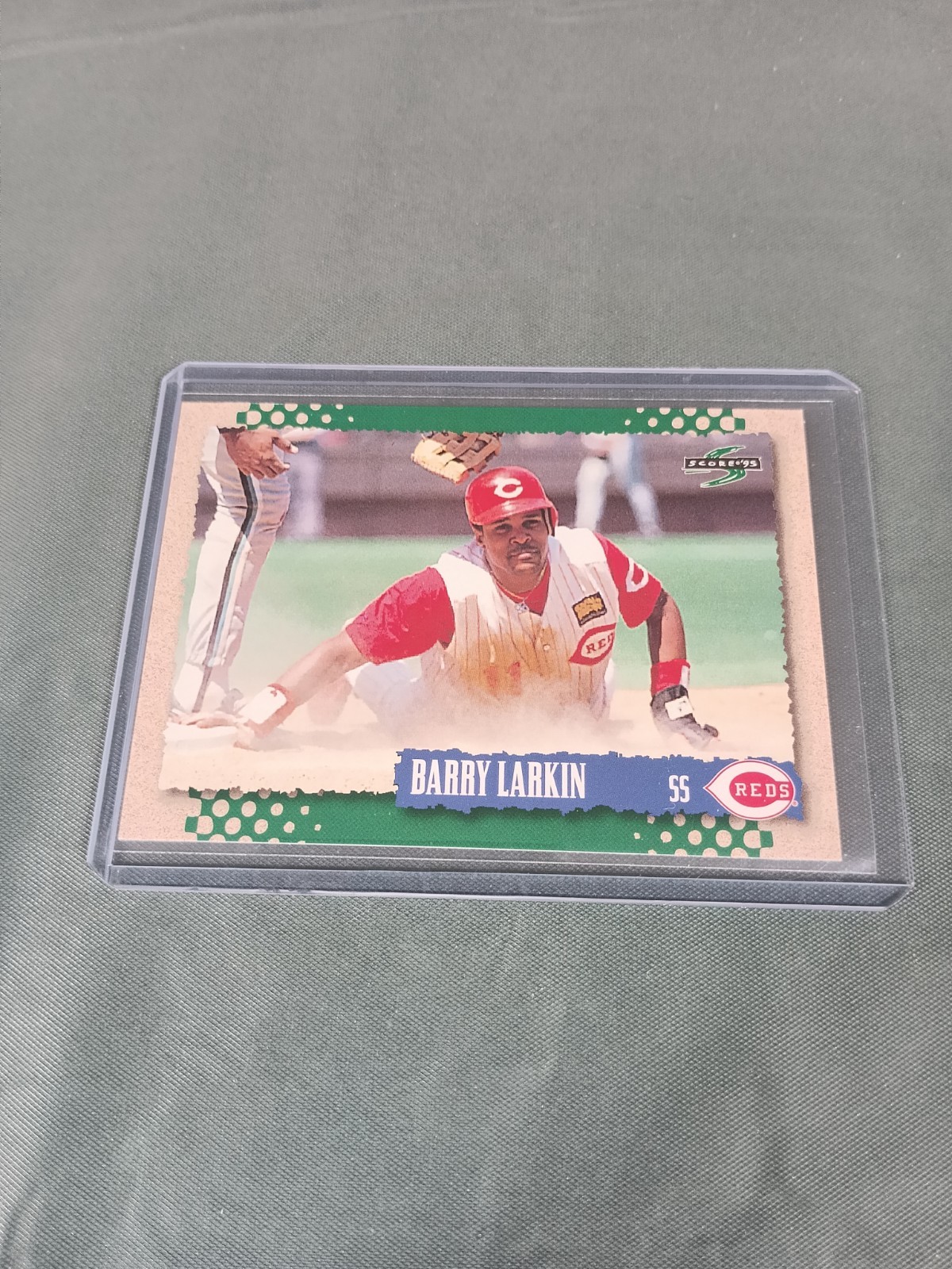 1995 Score Baseball #254 Barry Larkin (HOF) Cincinnati Reds Excellent Condition.
