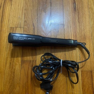 Paul Mitchell Pro Tools Express Ion Smooth+ Ceramic Flat Iron 1.25'' Black