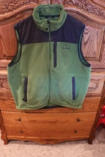 LL BEAN Fleece Vest Green/Gray Full Zipper 3 Front Pockets Men's Large