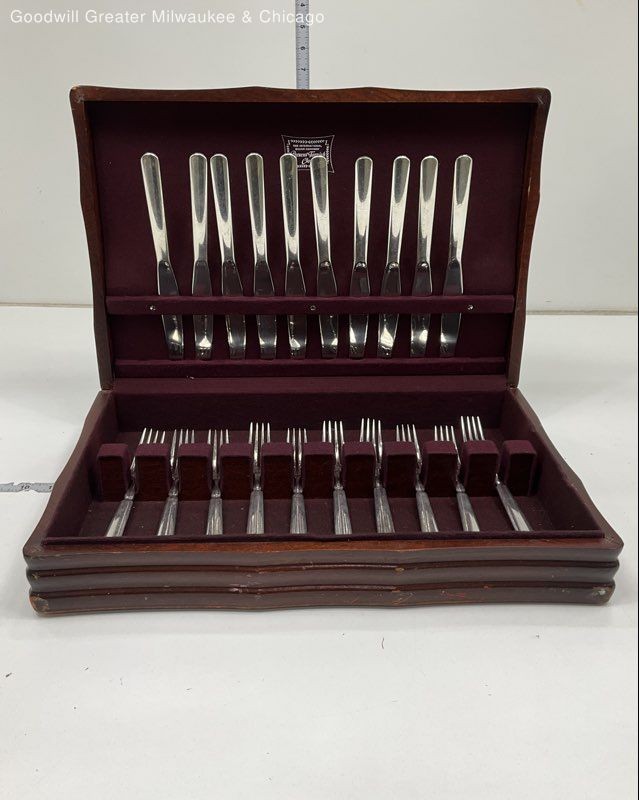 1847 Rogers Bros Silver Plate Flatware Forks Knives & Case