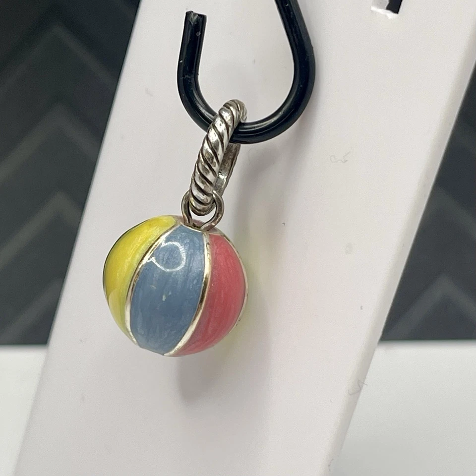 Dije de bola de playa Brighton Virginia esmalte plateado rojo azul amarillo cuentas colgantes Foto 4 de 4