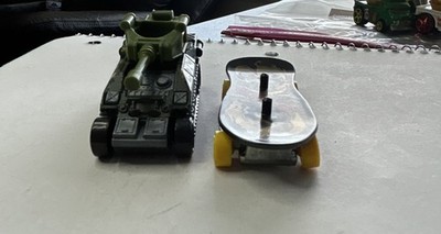 Hot Wheels Skate Punk Fingerboard & Tank Toy Lot 2013 MPN X1617