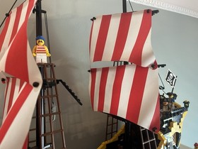 LEGO Pirates: Black Seas Barracuda (6285)