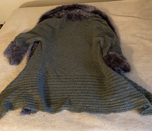 Noelle Leinen Kaschmirmischung Kunstfell offene Strickjacke Pullover One Size grün lila - Bild 8 von 17