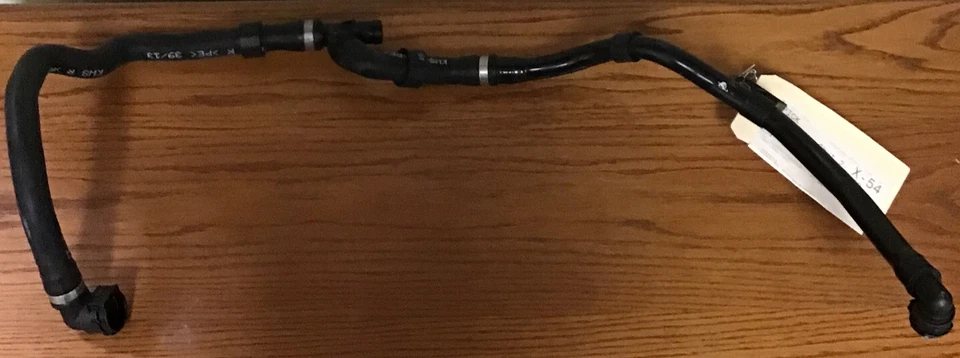 Manguera de refrigerante radiador superior OEM 2225000105 Mercedes Benz Maybach S550 S63 AMG Foto 2 de 3