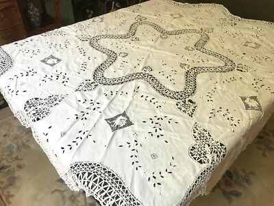 VTG Madeira Rooster Embroidery Bobbin Lace Cutwork Tablecloth Scallop Edge 70''