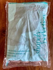 Silkies Shapely Perfection Pantyhose 010201 Medium -Nude-Natural