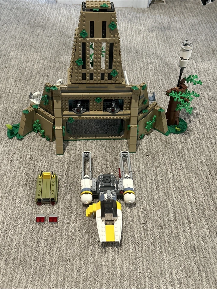 LEGO Star Wars Ewok Village Set con Minifiguras y Manuales Foto 2 de 4