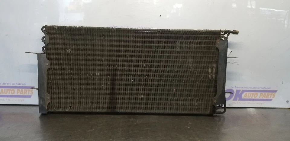 1977 CADILLAC ELDORADO BIARRITZ 425 AC CONDENSER ASSEMBLY - Image 4 of 4