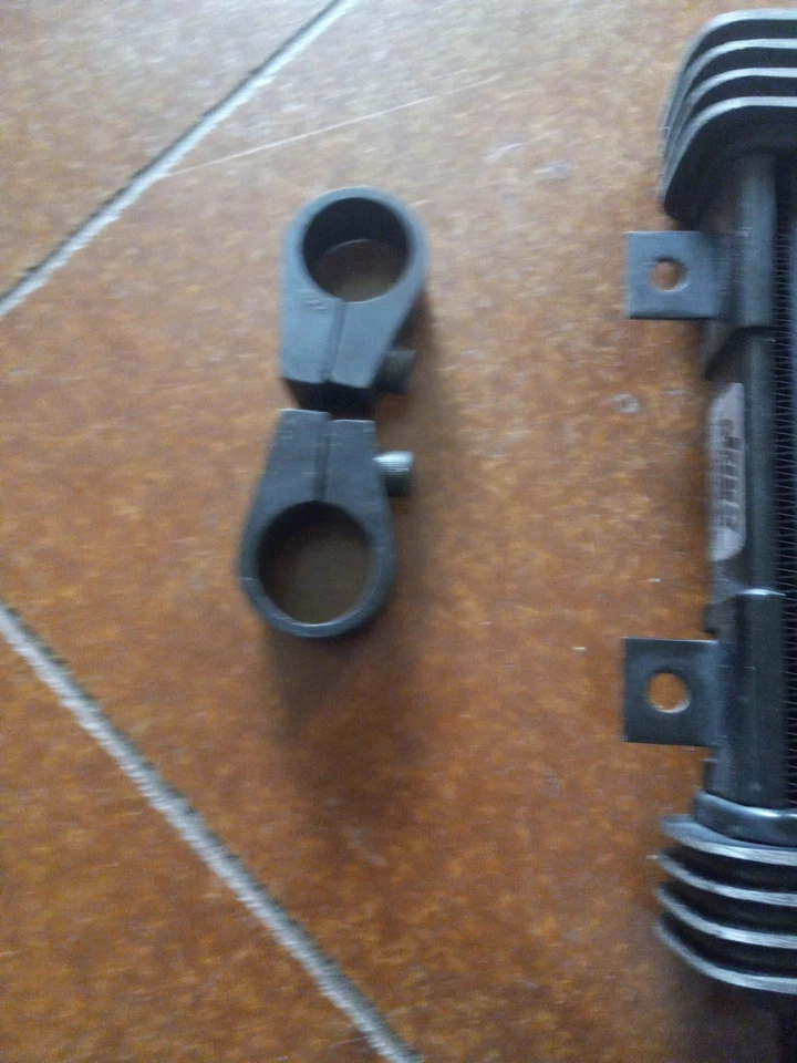 Sistema de enfriador de aceite Jagg Deluxe montaje en cuadro de 6 filas Harley Davidson Foto 3 de 4