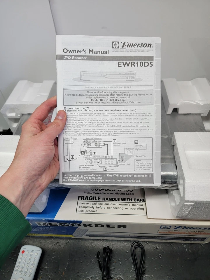 Emerson EWR10D4 DVD Recording With Remote And Manual - Image 2 of 4