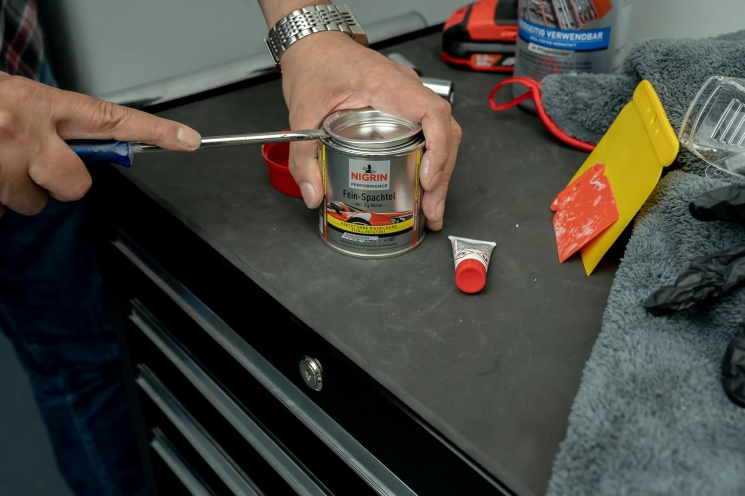 NIGRIN Performance Fine Filler, Cures Without Cracking, Smoothes Scratches and U image 8