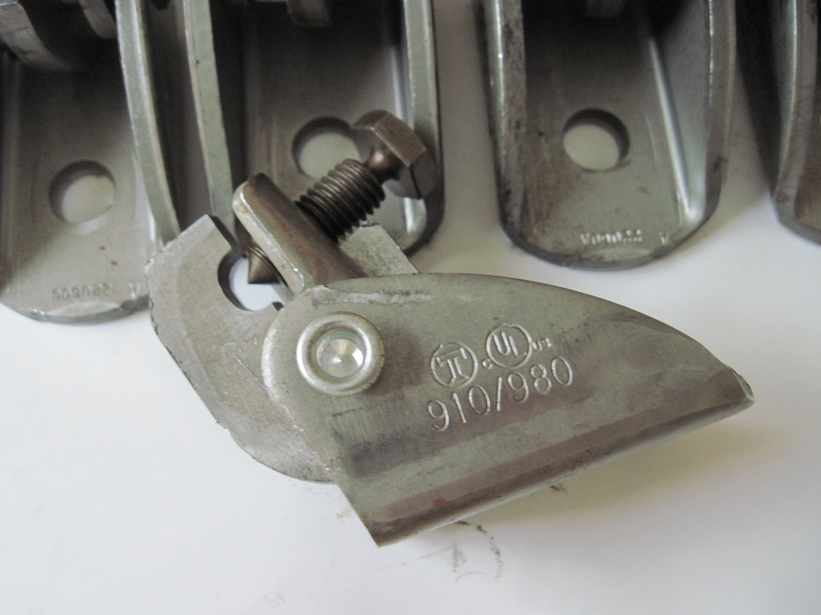 (Qty 5) Eaton Tolco 980 1/2 PLN Universal Swivel Sway Braces 1/2" Bolt Hole