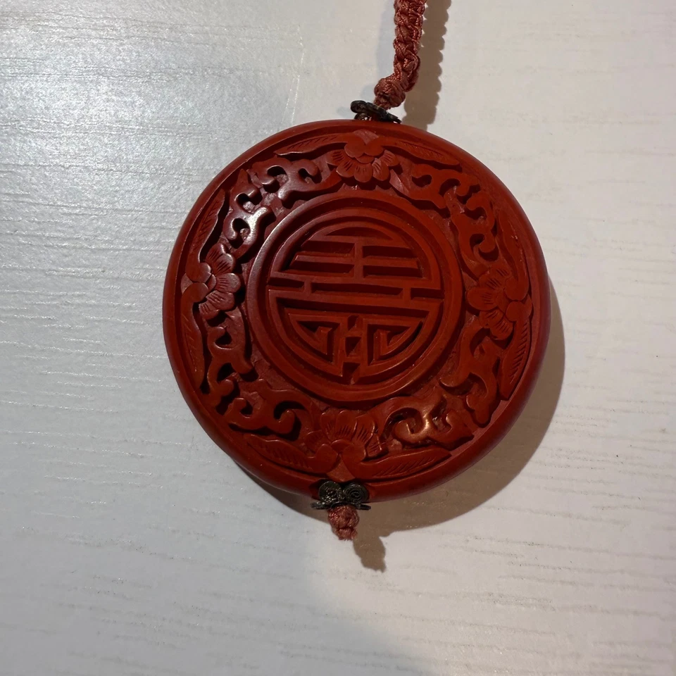 Collar Colgante Estilo Cinabrio Tallado Rojo Vintage - Floral Buena Fortuna Foto 2 de 3