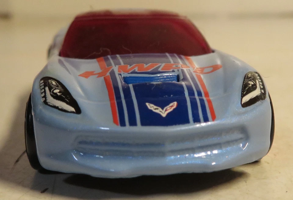 风火轮 2014 Corvette Stingray 1: 64 宽松浅蓝色马来西亚红色内衬轮辋 — 第 4/4 张图片