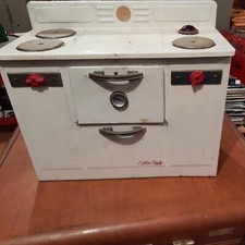Vintage Metal Toy Empire Little Lady Stove Top Works 