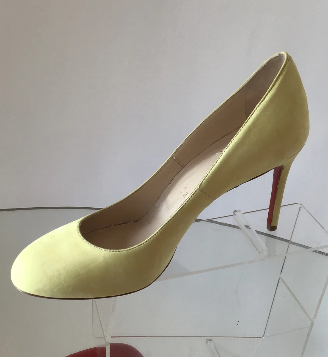 NUEVO Zapatos de sal n Christian Louboutin Fifi 80 amarillo Nubuck Talla 36 5 Precio de venta sugerido por el fabricante 695