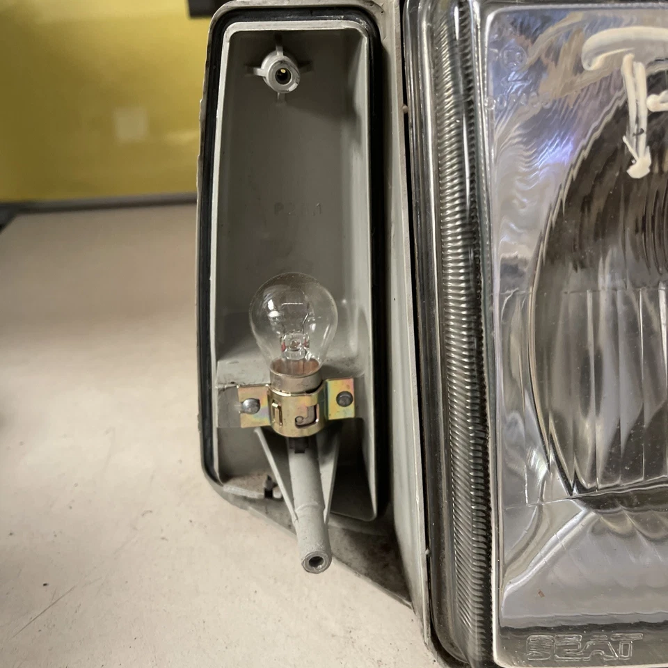 Seat Marbella Bj.87-89 Scheinwerfer rechts mit LWR-Stellmotor 007405 - Bild 2 von 4