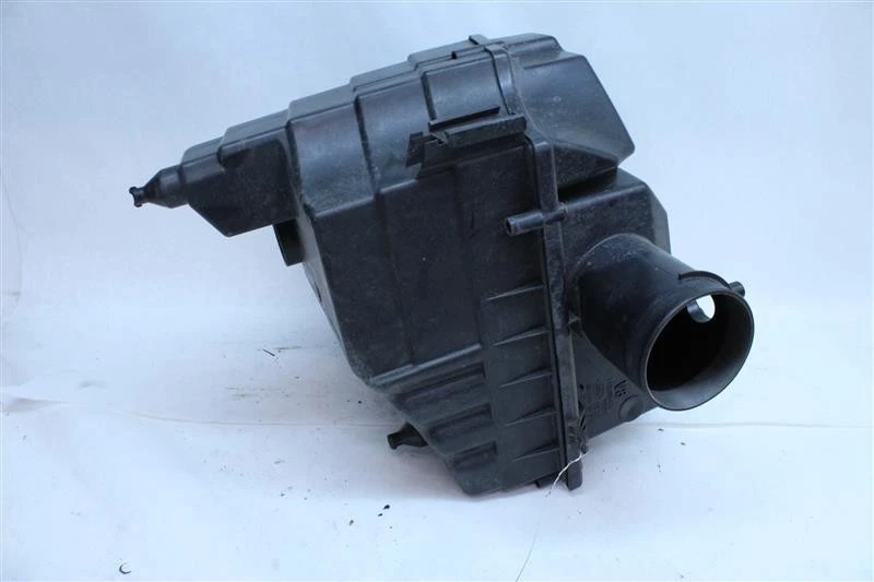 Used Air Cleaner Assembly fits: 2008 Land rover Range rover sport 4.4 Grade A - Image 3 of 4