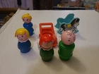 Lot Of Vintage Fisher Price Little People 4 Figures