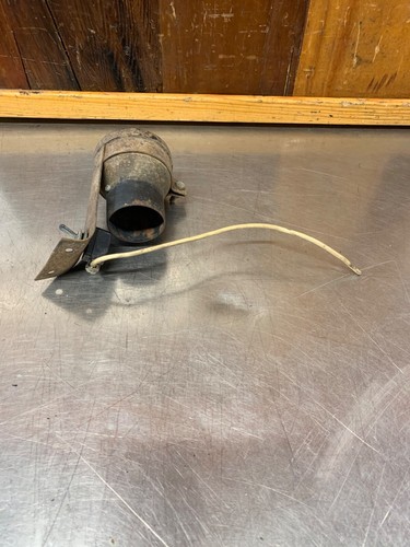 Triumph TR6 • Original Fresh Air Dashboard Vent & Bracket,  Used. JT04 - Picture 5 of 8