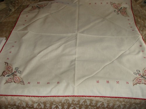 Vintage 20s 30s Tablecloth Embroidered Butterflies 35" Xstitch NOS 4 Napkins - Picture 5 of 5